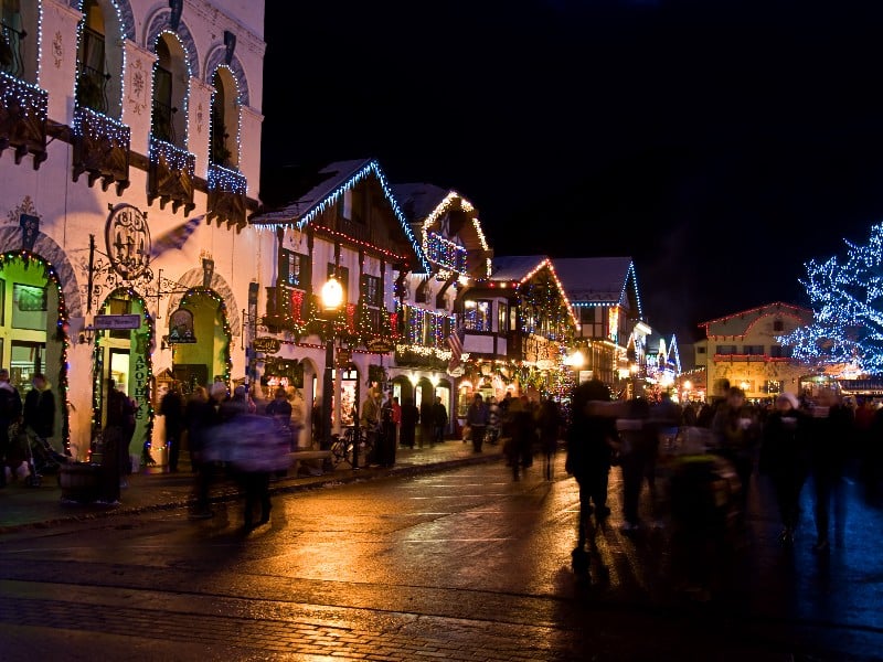 places to travel for christmas warm