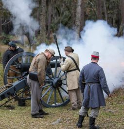 re-enactment soldierse at fort mcallister