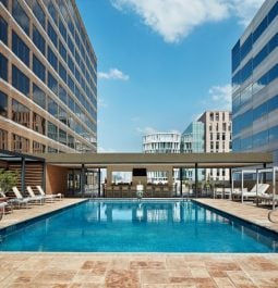 outdoor pool at Hilton Houston Plaza