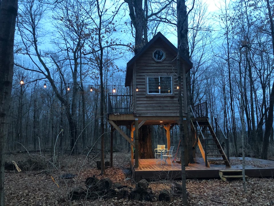 10+ Dreamy Treehouse Rentals in Ohio for 2021 (with Photos) – Trips To