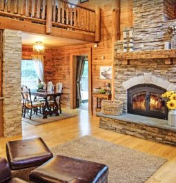 Fireplace and dining room in the cabin
