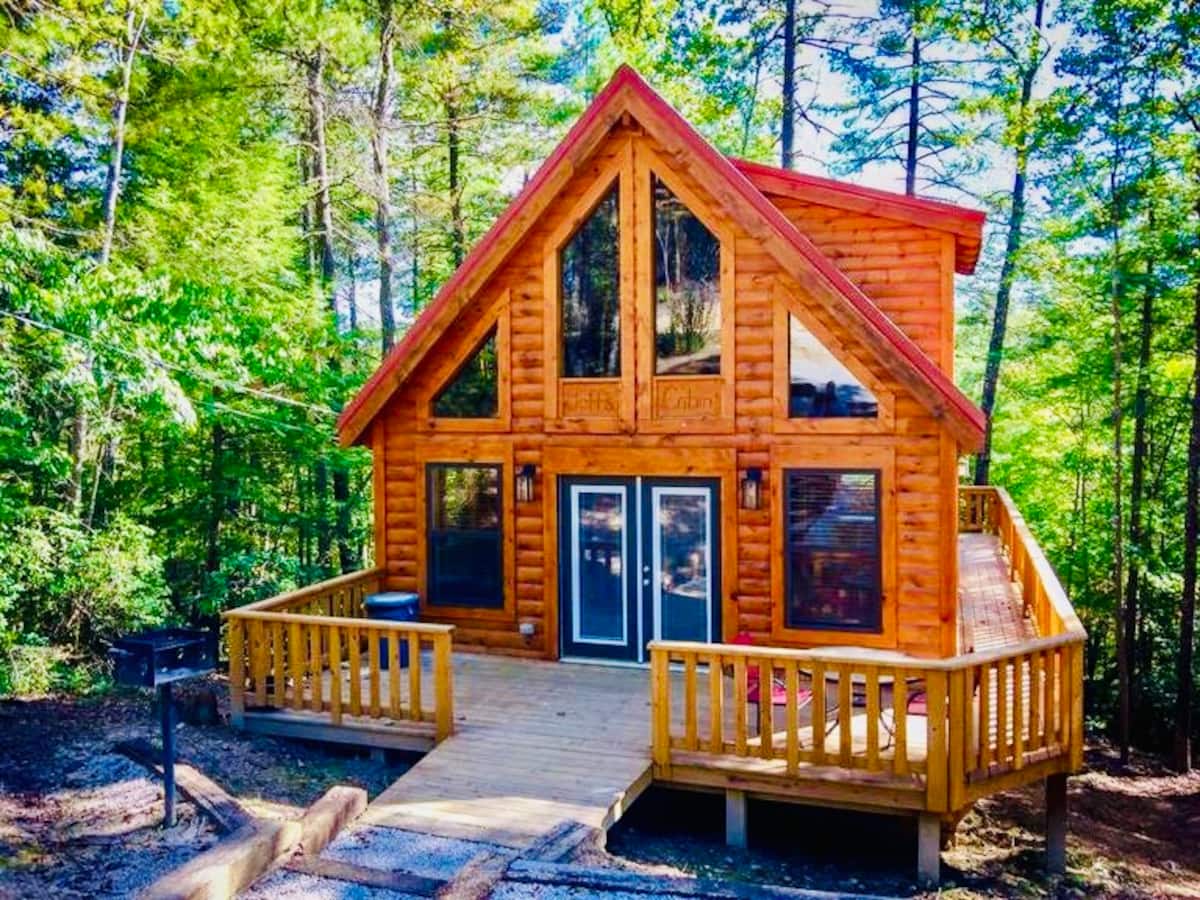12 Most Romantic Kentucky Cabins for Couples in 2023