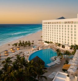 beachfront hotel in Cancun with pool and cabanas on the beach